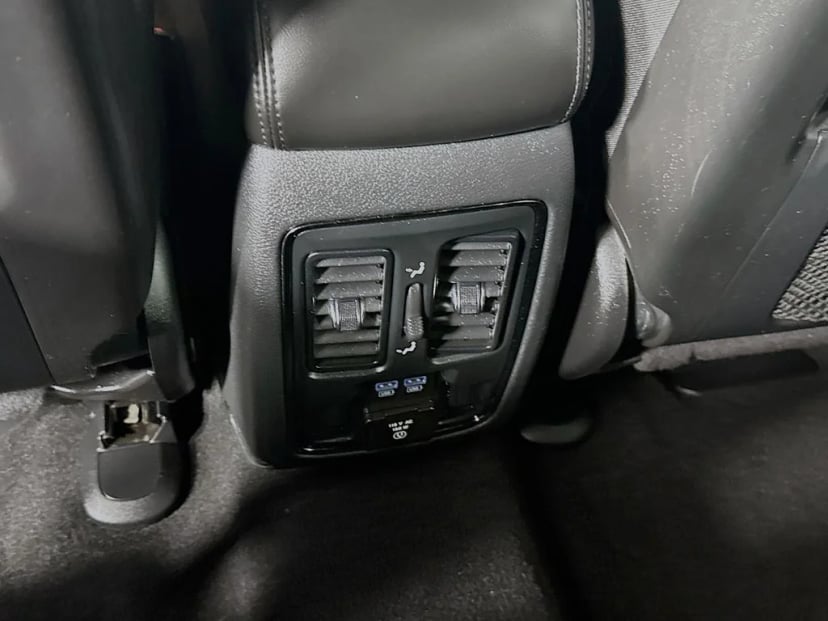 2020 Jeep Grand Cherokee - Image 29