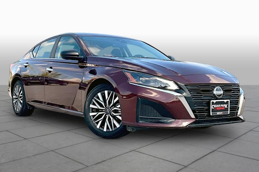 2025 Nissan Altima - Image 3