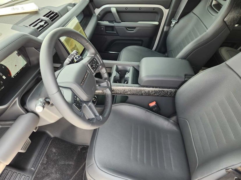 2026 LAND ROVER Defender 110 - Image 12