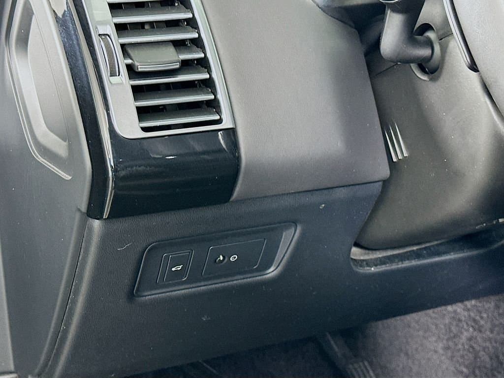 2018 Land Rover Range Rover - Image 10