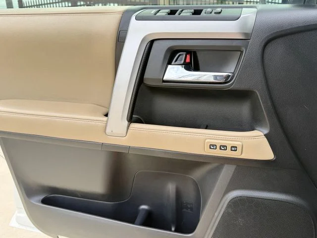 2017 Toyota 4Runner - Image 22