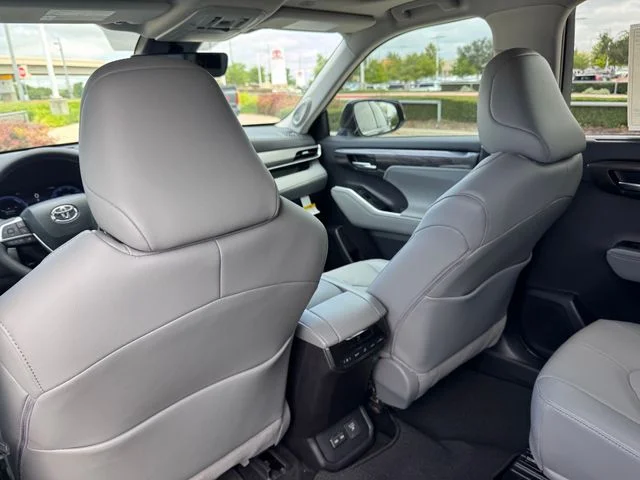 2026 Toyota Highlander Hybrid - Image 20