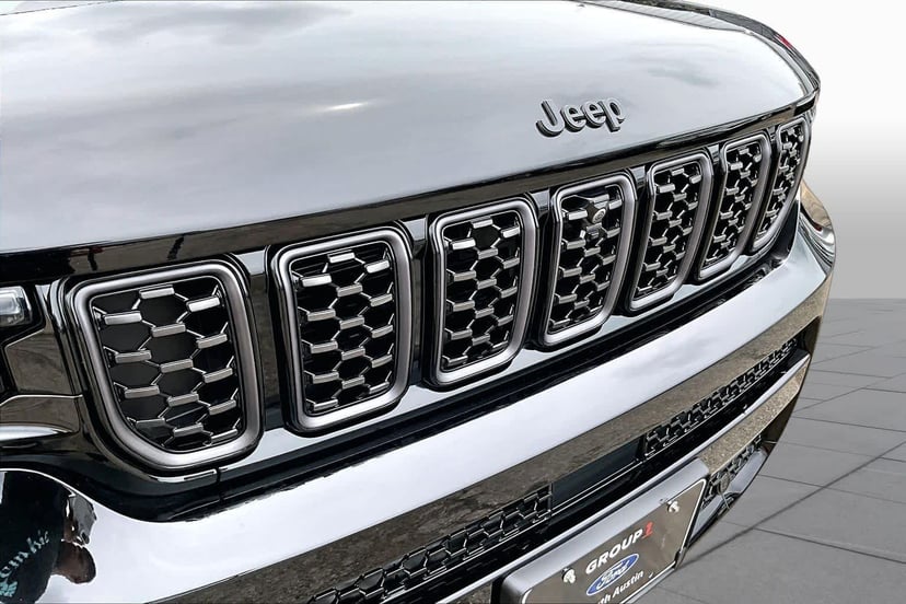 2025 Jeep Grand Cherokee L - Image 30