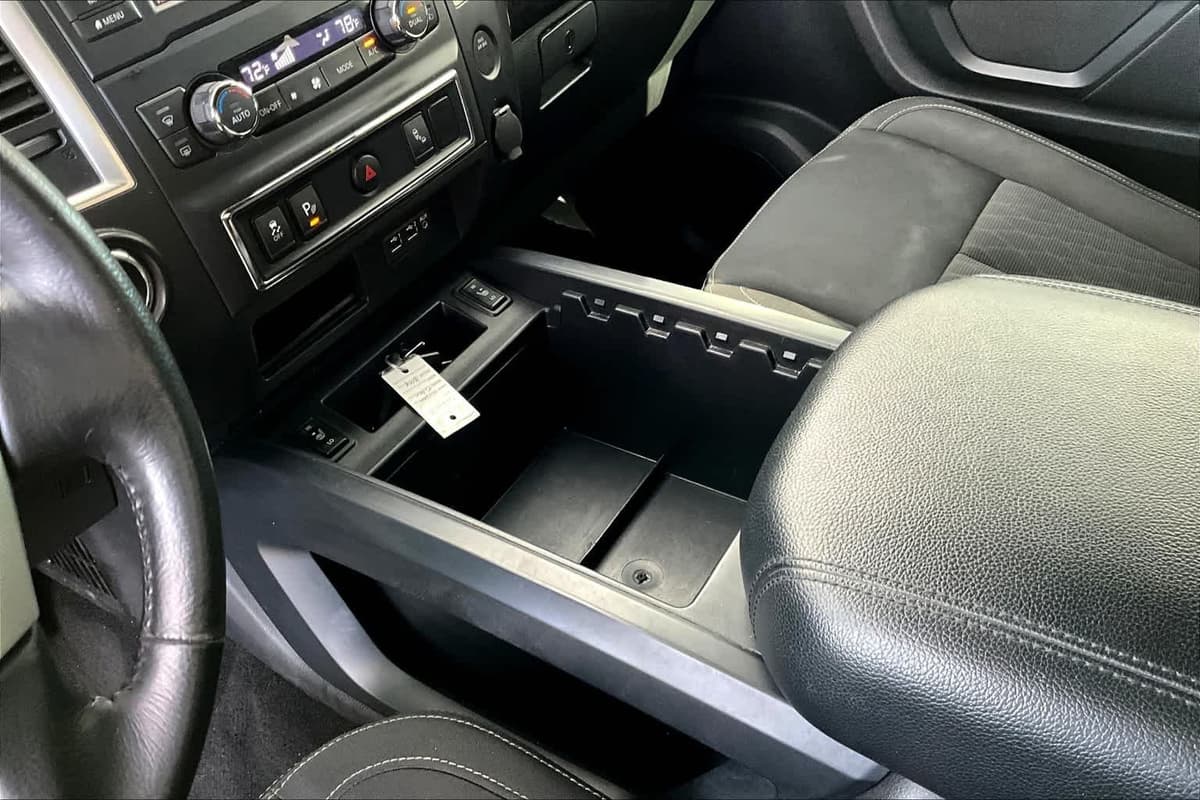 2019 Nissan Titan - Image 15