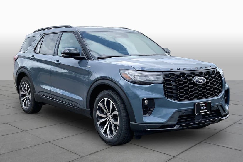 2026 Ford Explorer - Image 2