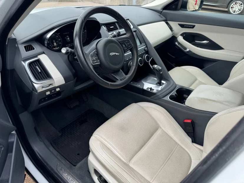 2020 Jaguar E-PACE - Image 13