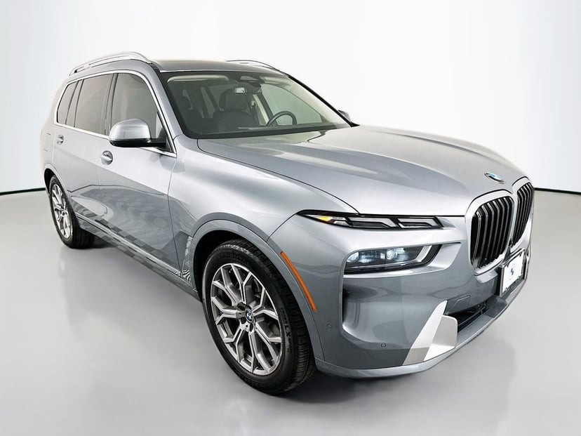 2024 BMW X7 - Image 3