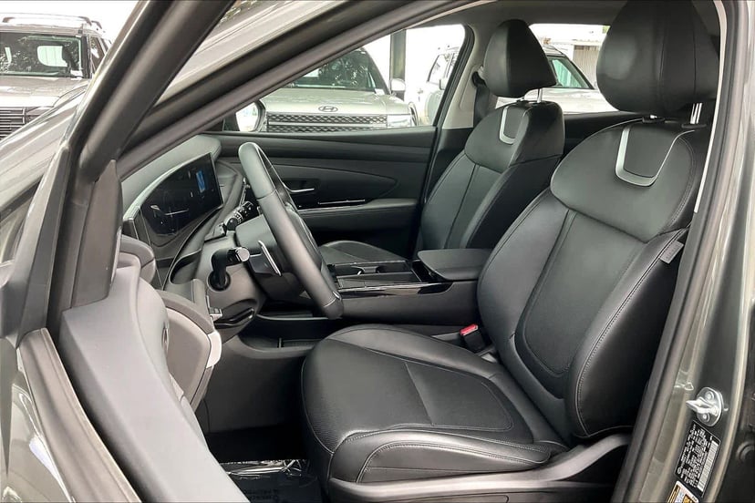 2025 Hyundai Tucson Hybrid - Image 8