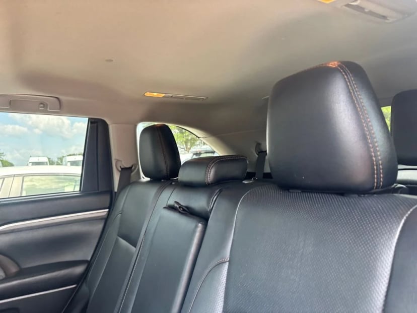 2017 Toyota Highlander - Image 25