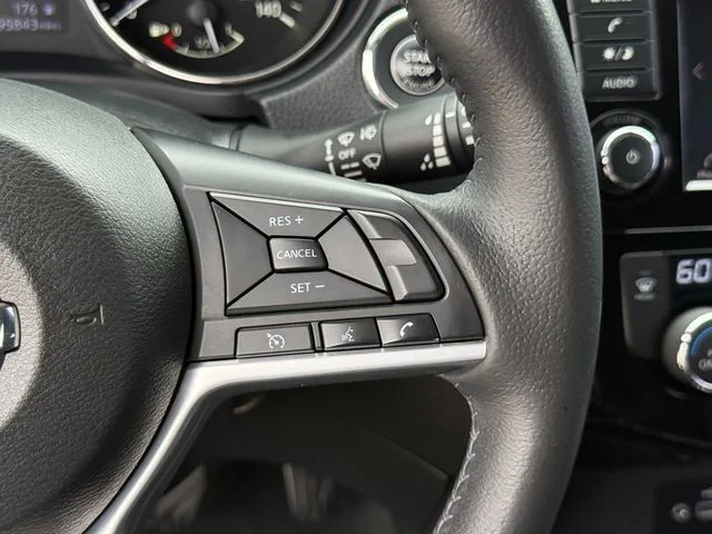 2019 Nissan Rogue - Image 15