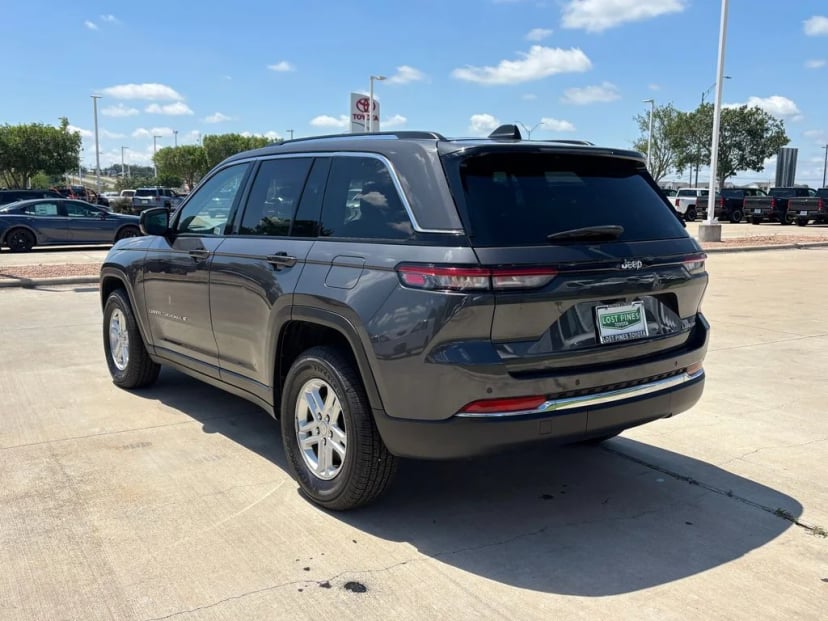 2024 Jeep Grand Cherokee - Image 3