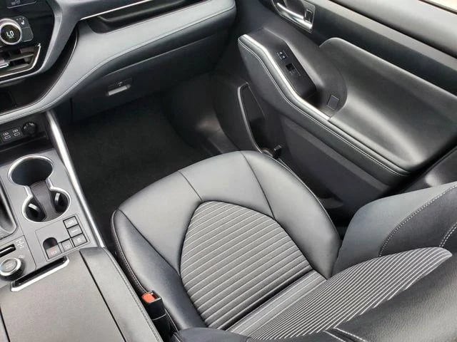 2025 Toyota Highlander - Image 52