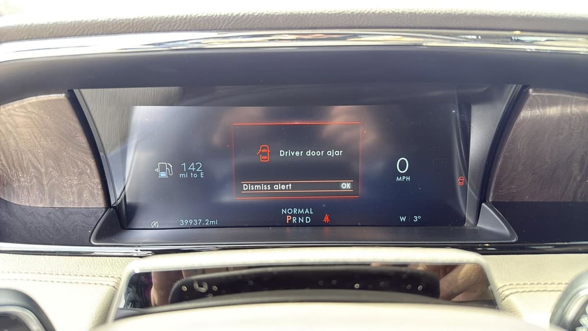 2022 Lincoln Navigator - Image 14