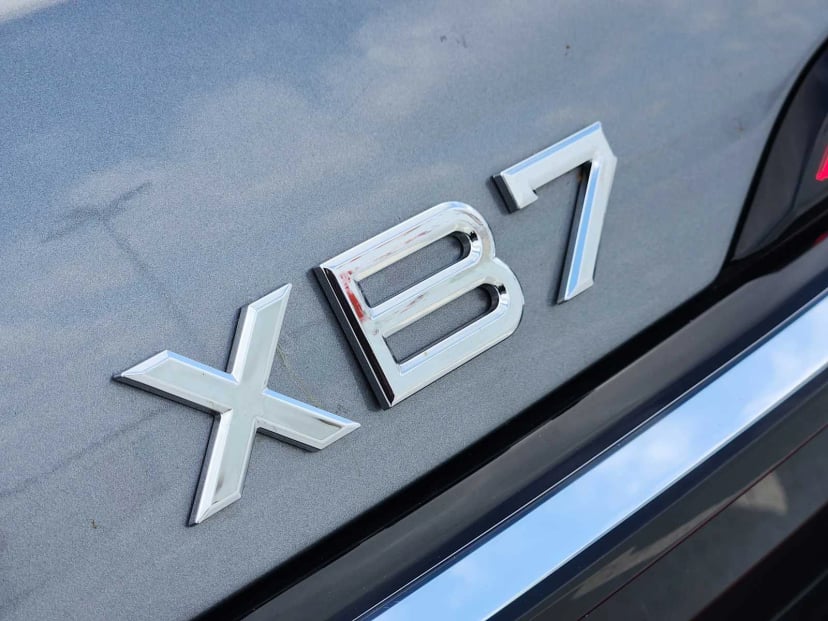 2025 BMW ALPINA XB7 - Image 11