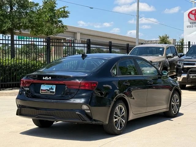 2023 Kia Forte - Image 4