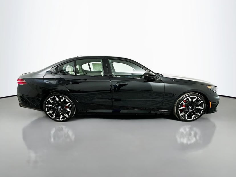 2026 BMW i5 - Image 4