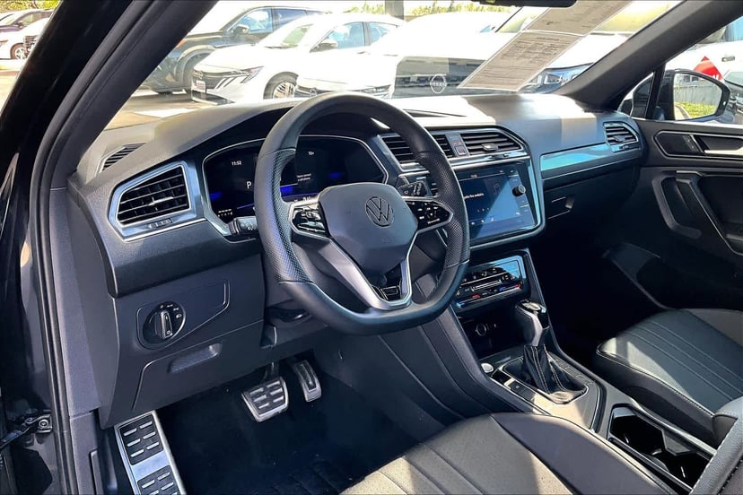 2024 Volkswagen Tiguan - Image 18