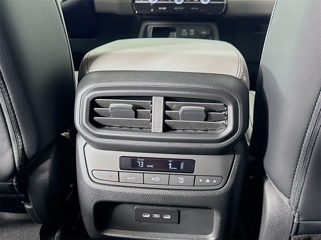 2025 HONDA Pilot - Image 35