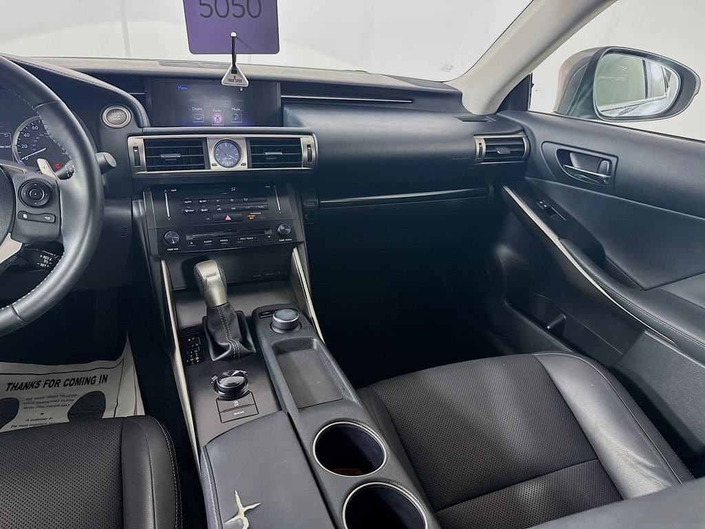 2014 LEXUS IS - Image 29