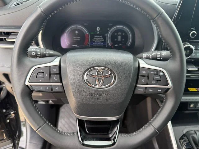 2025 Toyota Highlander - Image 38