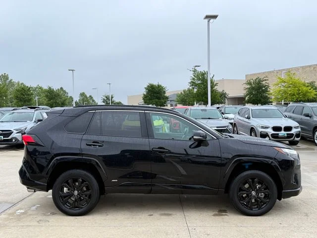 2022 Toyota RAV4 Hybrid - Image 5
