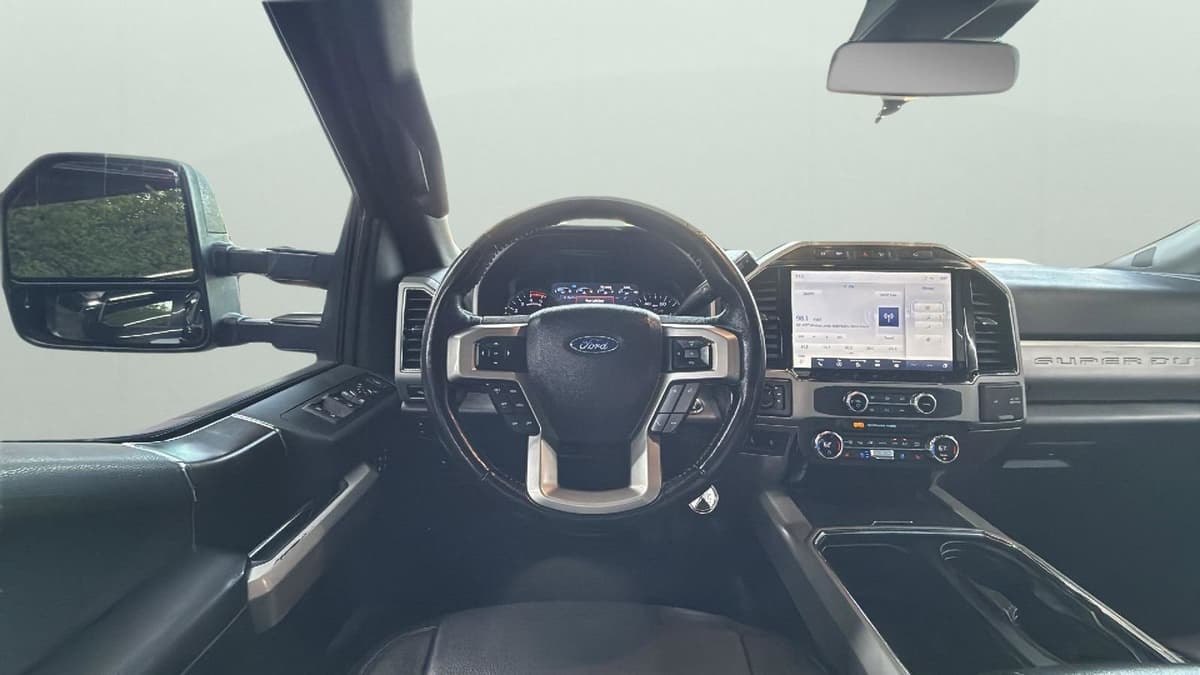 2022 Ford F-350SD - Image 10