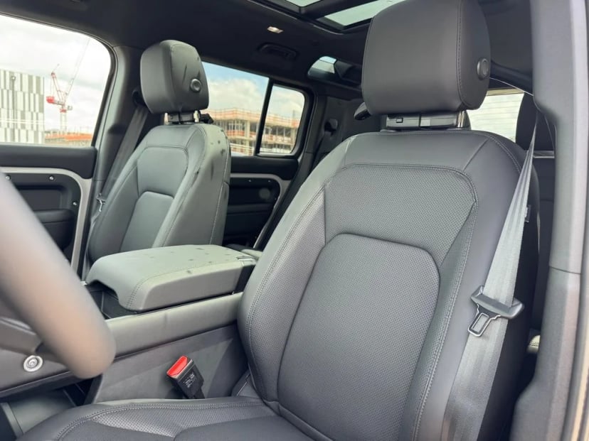 2026 Land Rover Defender 110 - Image 10
