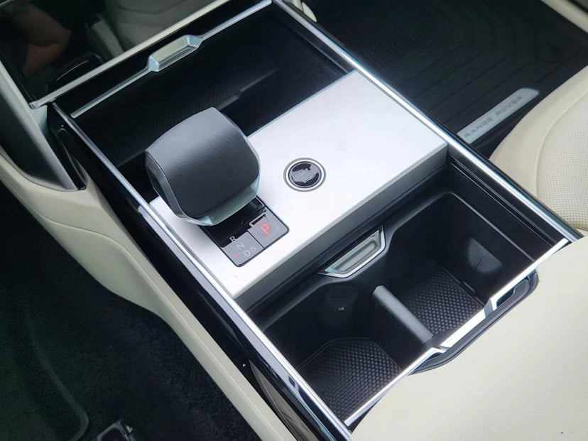 2026 LAND ROVER Range Rover - Image 19