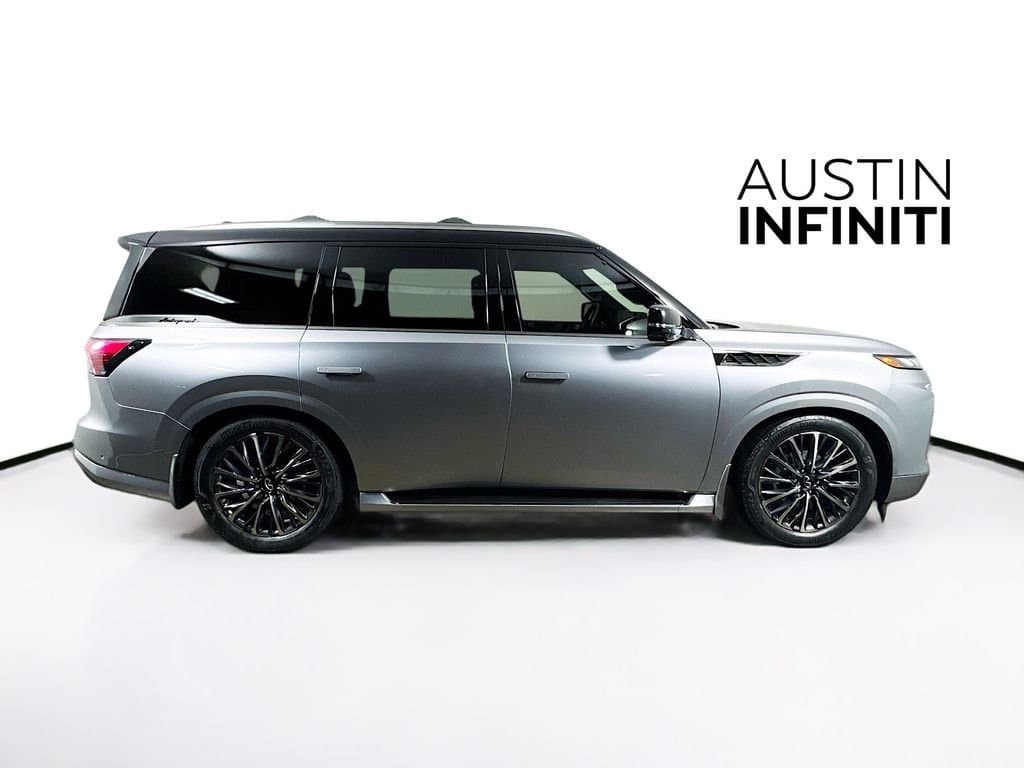 2025 INFINITI QX80 - Image 11