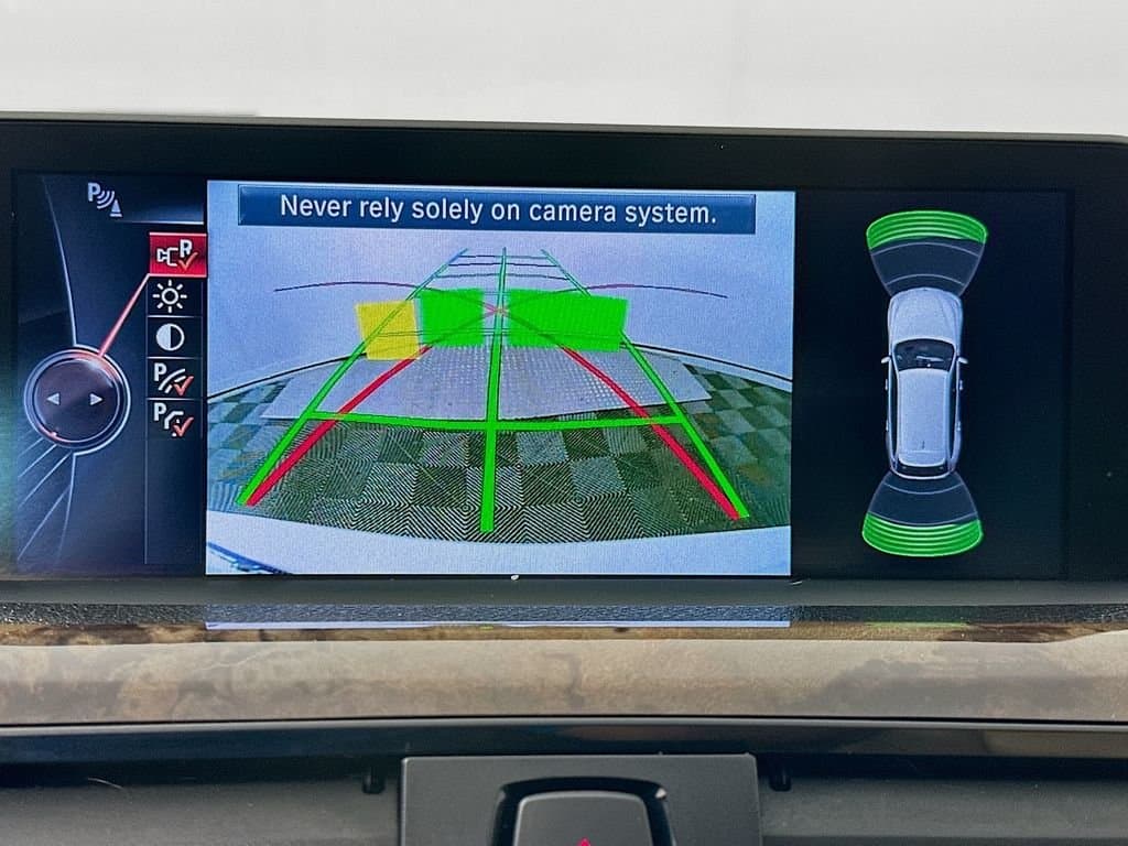 2015 BMW 3 Series - Image 14