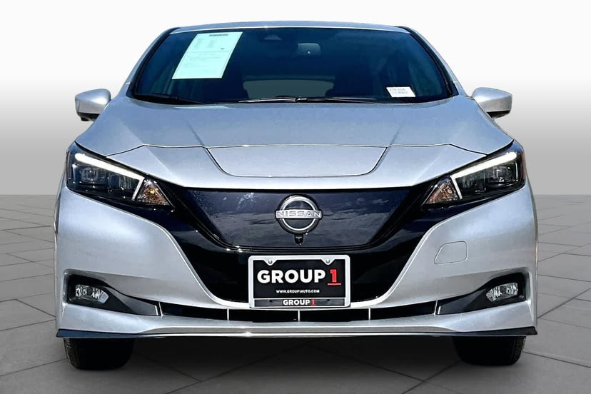 2025 Nissan LEAF - Image 2