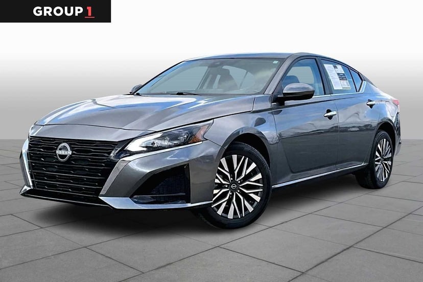 2023 Nissan Altima - Image 1