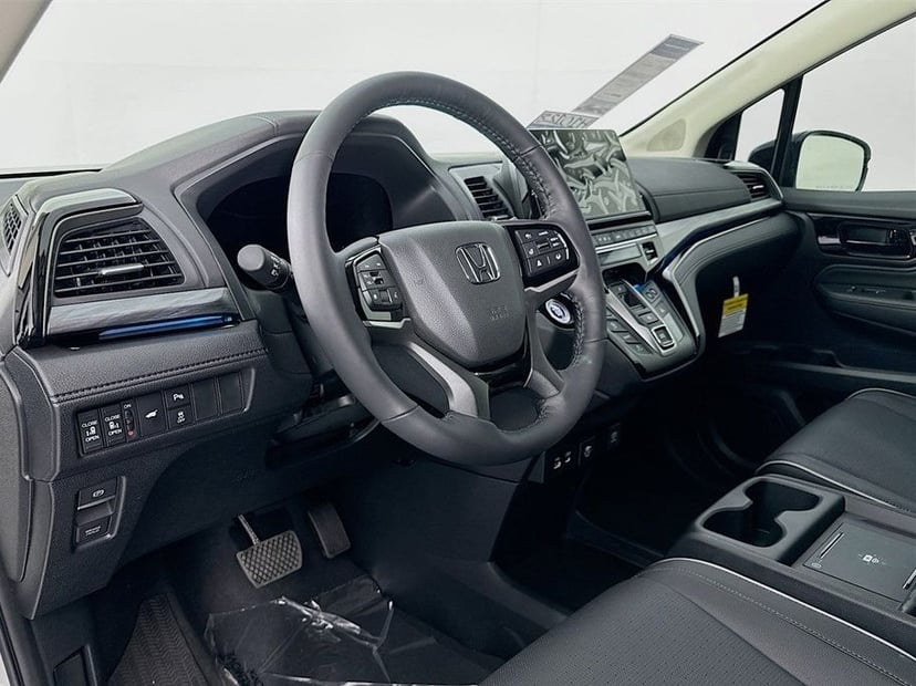 2026 Honda Odyssey - Image 14