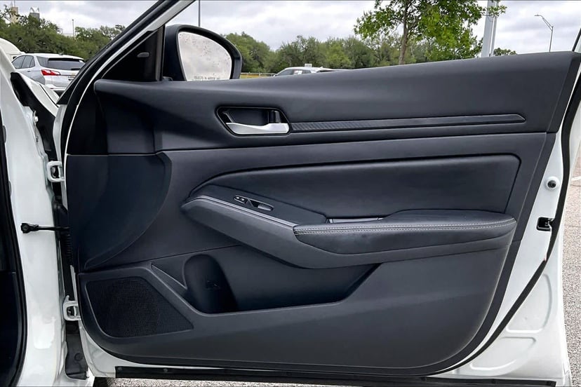 2025 Nissan Altima - Image 23