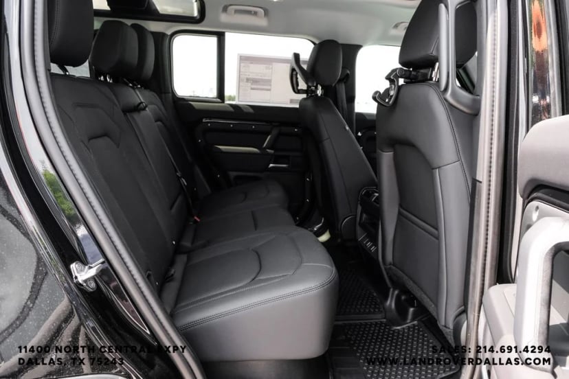 2026 Land Rover Defender 110 - Image 37