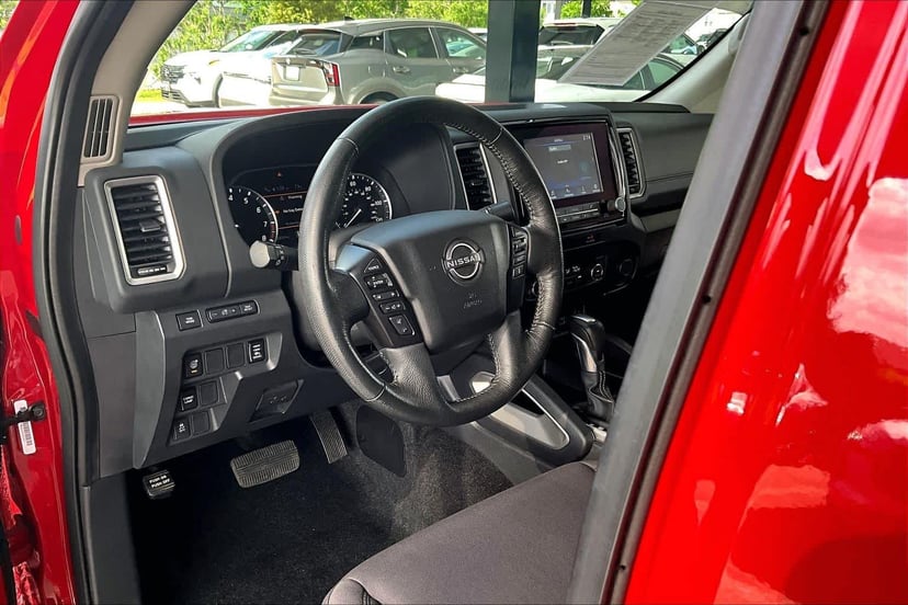 2022 Nissan Frontier - Image 17