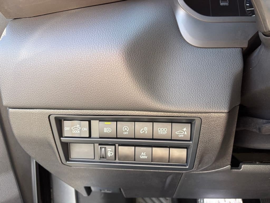 2025 Toyota Tundra - Image 23