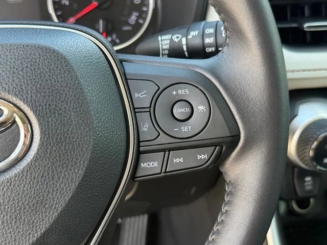 2022 Toyota RAV4 - Image 17