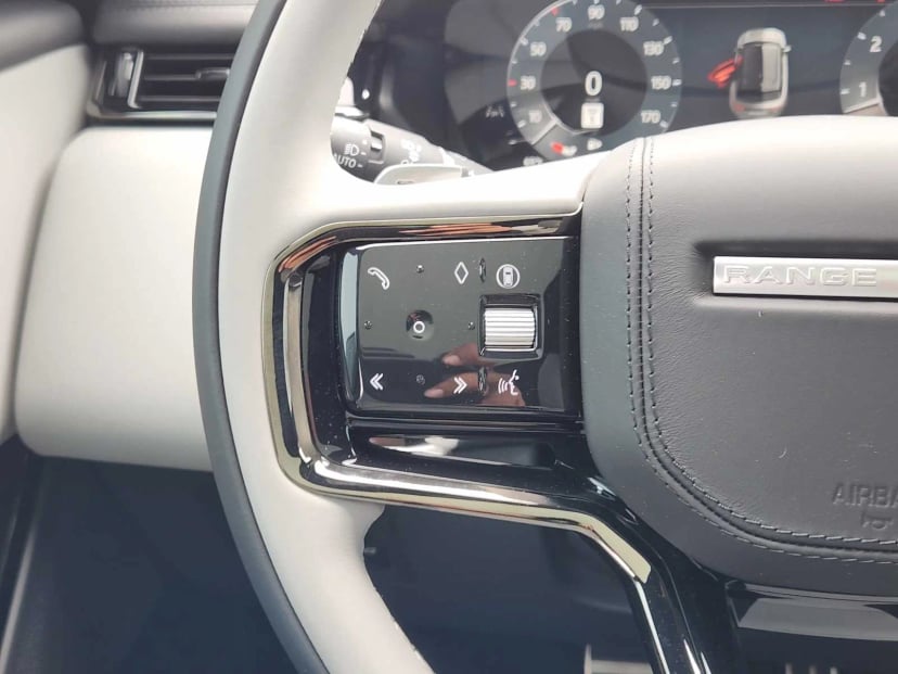 2026 LAND ROVER Range Rover Velar - Image 25