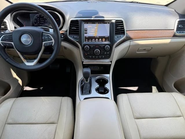 2017 Jeep Grand Cherokee - Image 21