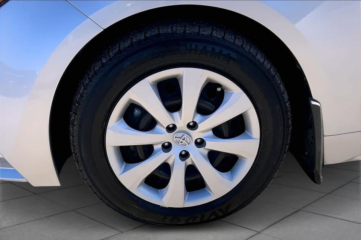 2025 Toyota Corolla - Image 10