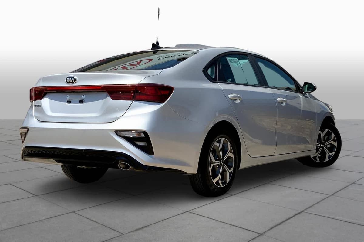 2020 Kia Forte - Image 12