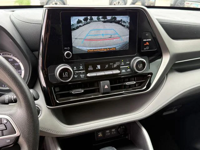 2023 Toyota Highlander - Image 48