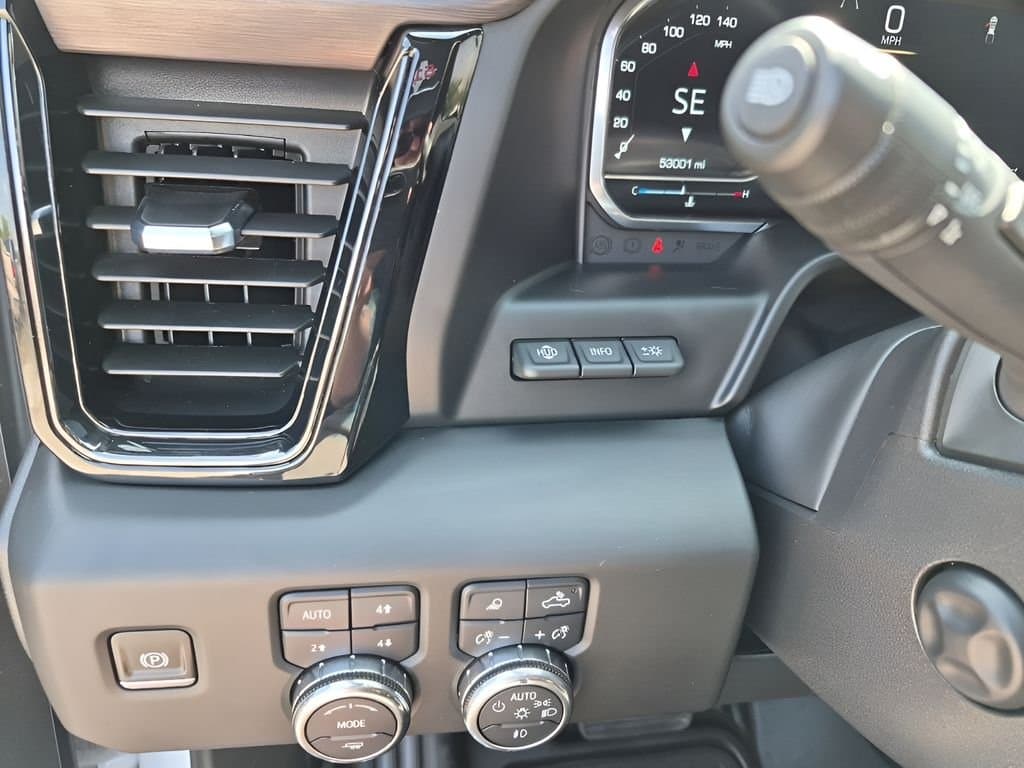 2025 GMC Sierra 1500 - Image 34
