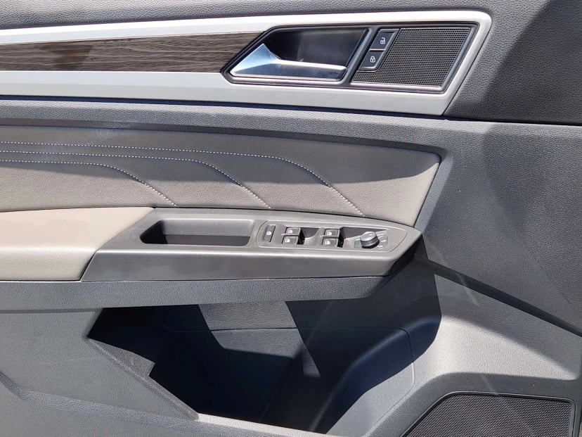 2022 Volkswagen Atlas - Image 21