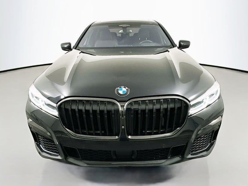 2022 BMW 7 Series - Image 2