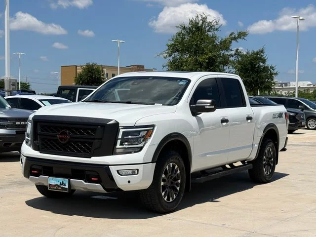 2023 Nissan Titan - Image 5