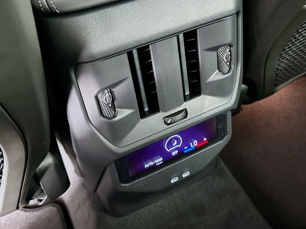 2025 BMW X3 - Image 18