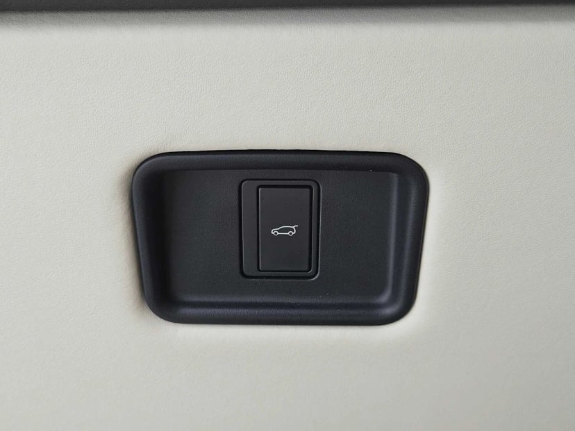 2023 Land Rover Range Rover - Image 20