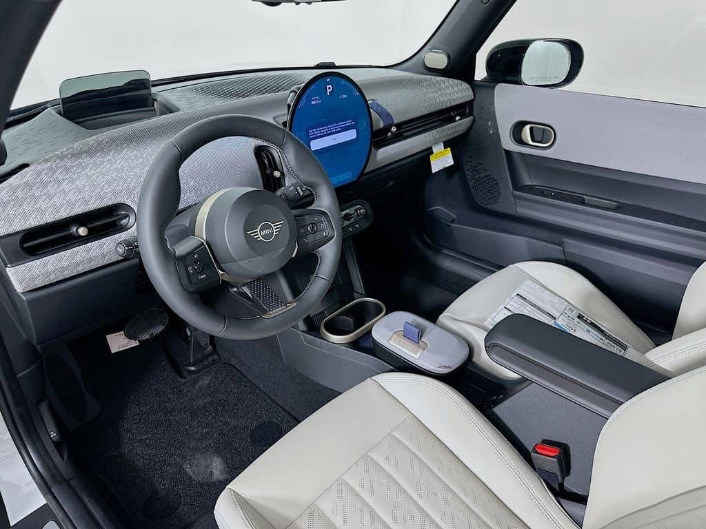 2025 MINI COOPER - Image 10